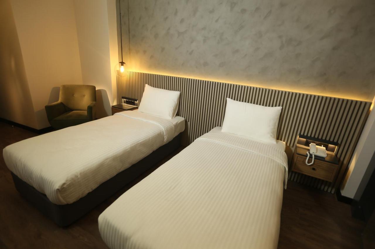 Moja Hotel