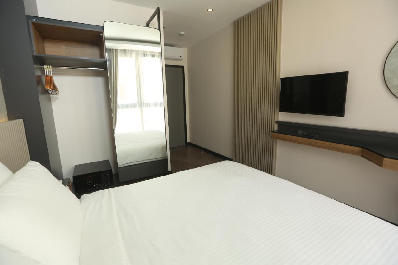 Moja Hotel